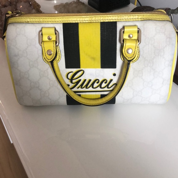 Gorgeous small Gucci bag - Picture 2 of 5